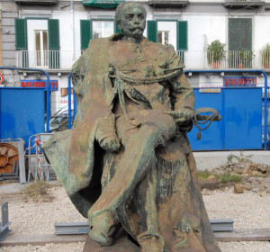 <span>Napoli, Monumento al generale Enrico Cosenz, piazza principessa Pignatelli</span><i>→</i>