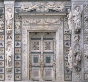 <span>Certosa di Pavia, facciata</span><i>→</i>